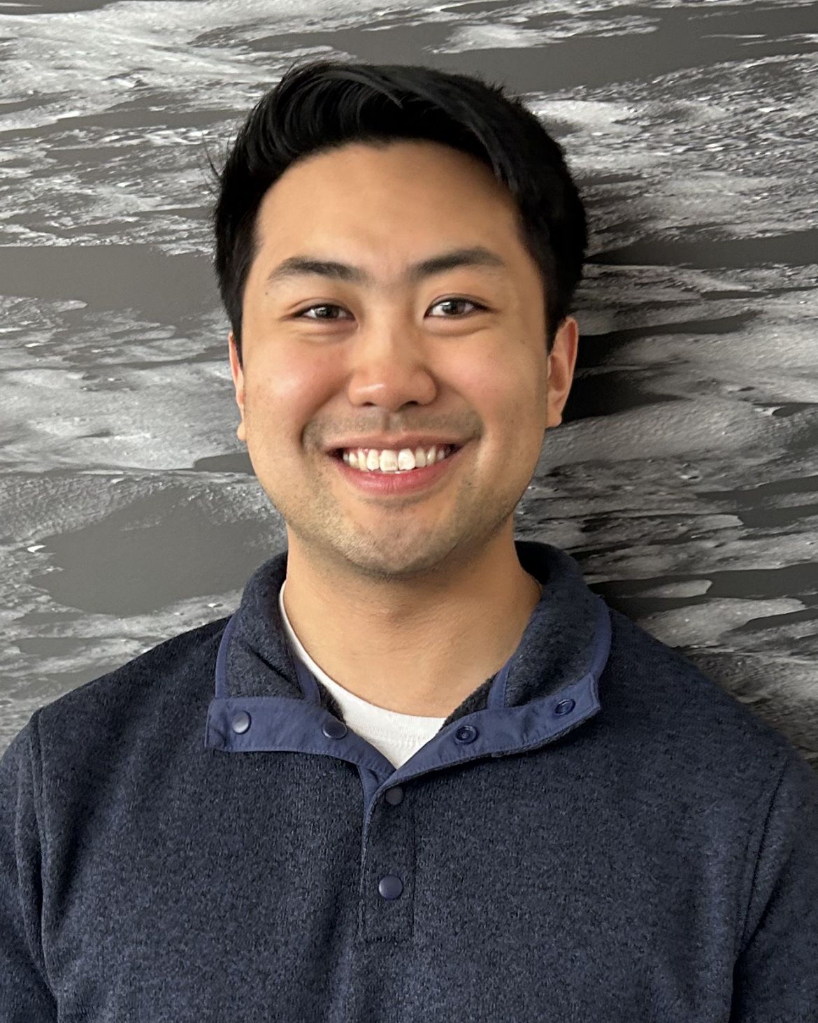 Headshot of Alvin Angeles